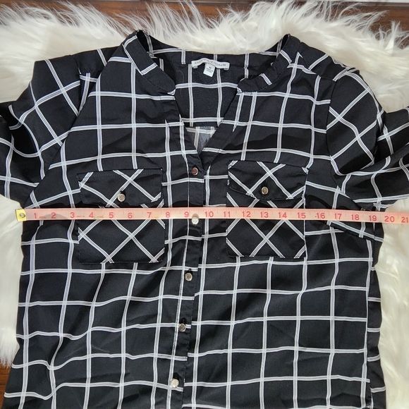 Notations Black and White Checkered Long Sleeve Button Front Blouse, Medium - Picture 10 of 12